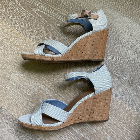 Toms ‘Sienna’ Wedges - Picture 2 of 8
